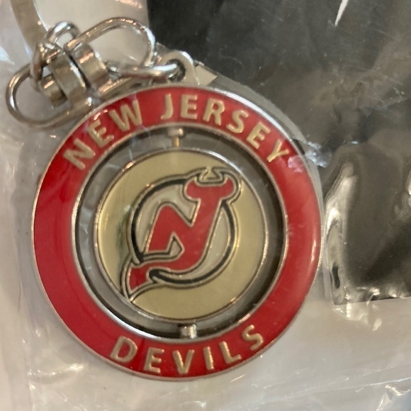 NEW Jersey Devils NHL Key Chain x1 - Picture 2 of 5